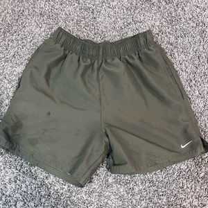 NIKE ATHLETIC SHORTS DARK GREEN